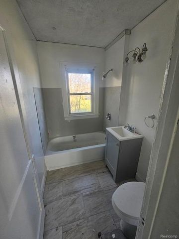 5573 Montclair Street, Detroit, MI 48213