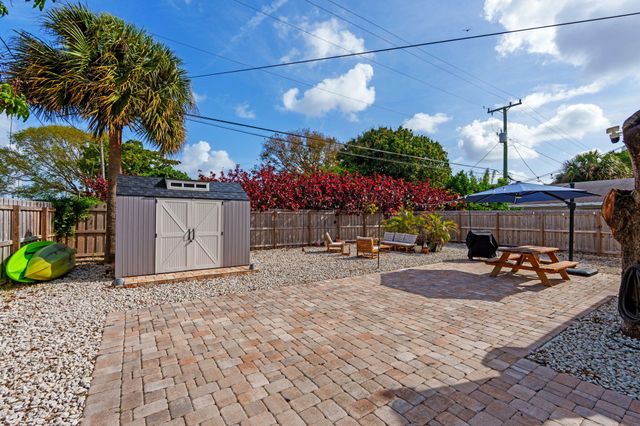 527 50th Street, West Palm Beach, FL 33407