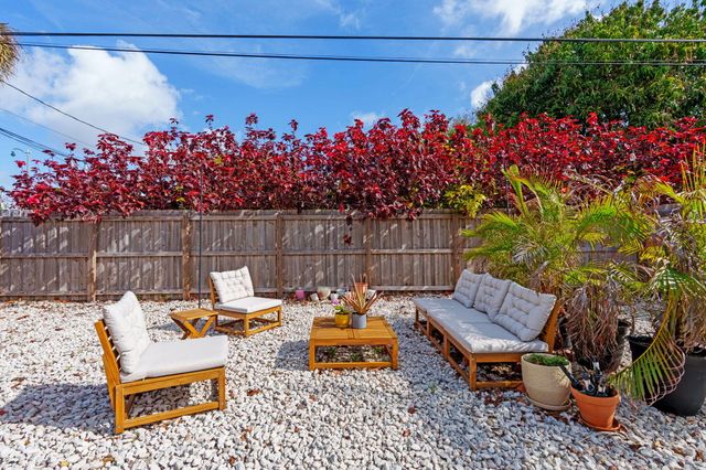 527 50th Street, West Palm Beach, FL 33407