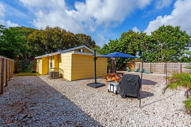 527 50th Street, West Palm Beach, FL 33407