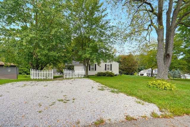 4695 Grapeland Avenue, Louisville, OH 44641