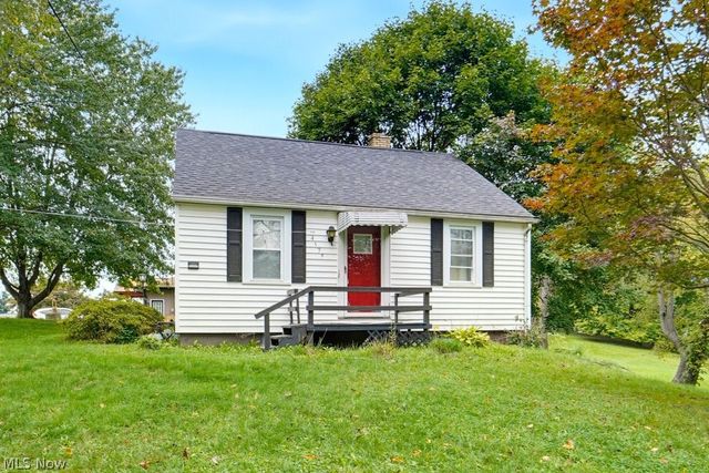 4695 Grapeland Avenue, Louisville, OH 44641