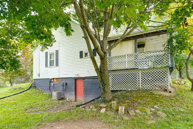 4695 Grapeland Avenue, Louisville, OH 44641