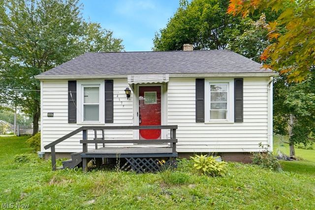 4695 Grapeland Avenue, Louisville, OH 44641