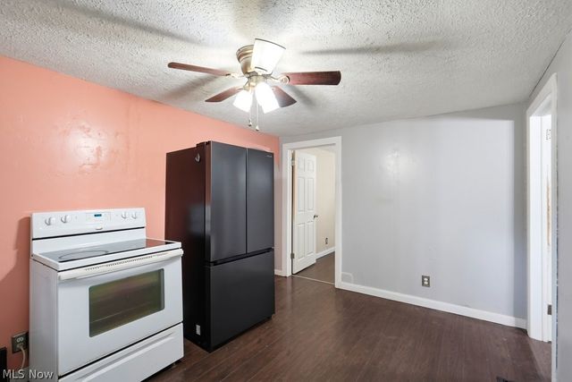 4695 Grapeland Avenue, Louisville, OH 44641
