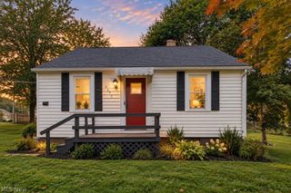4695 Grapeland Avenue, Louisville, OH 44641