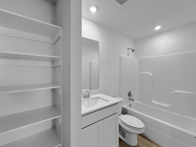 48 Wolfsbridge Loop, Cabot, AR 72023