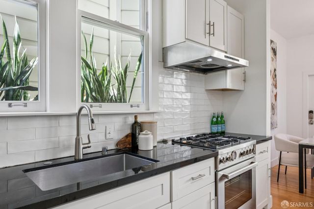 1011 Shotwell Street A, San Francisco, CA 94110