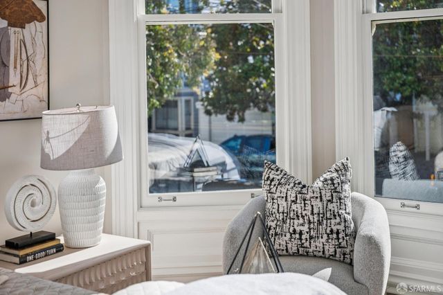 1011 Shotwell Street A, San Francisco, CA 94110