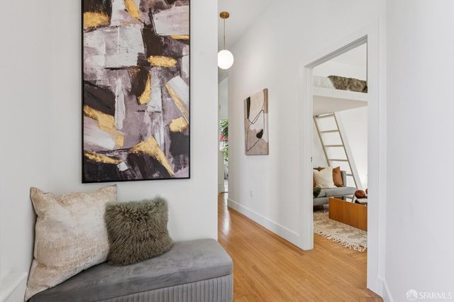 1011 Shotwell Street A, San Francisco, CA 94110