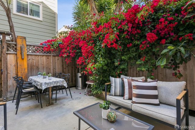 1011 Shotwell Street A, San Francisco, CA 94110