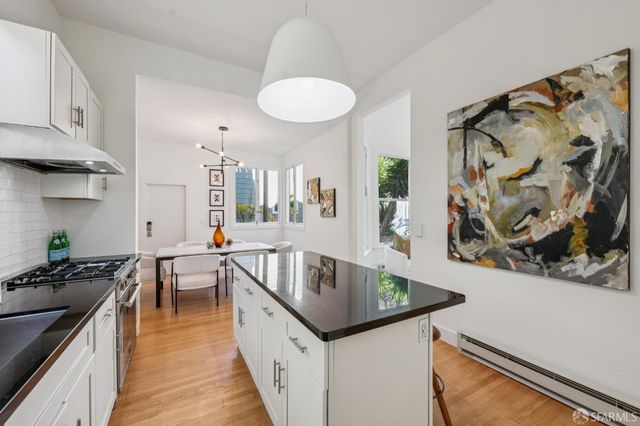 1011 Shotwell Street A, San Francisco, CA 94110