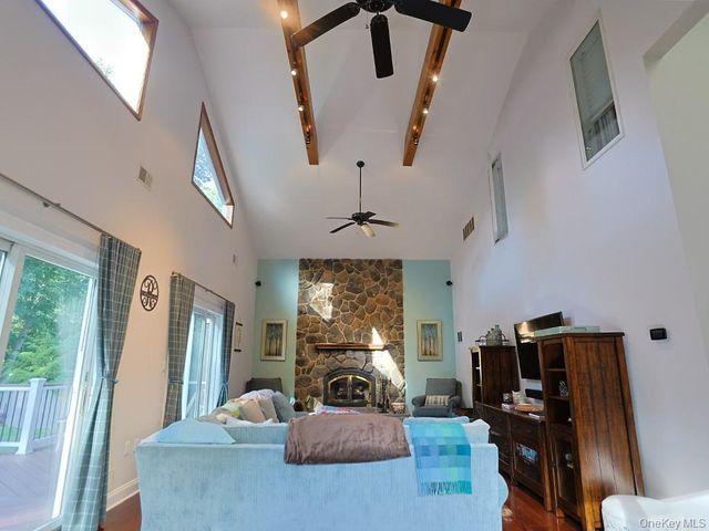 68 Van Buren Street, Pearl River, NY 10965