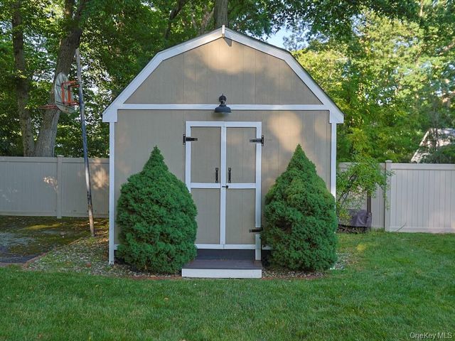 68 Van Buren Street, Pearl River, NY 10965