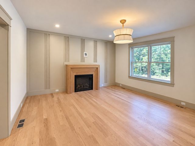 59 Burlington Road, Bedford, MA 01730