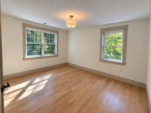 59 Burlington Road, Bedford, MA 01730