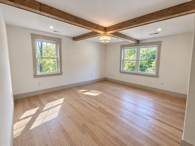 59 Burlington Road, Bedford, MA 01730