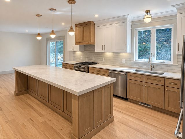 59 Burlington Road, Bedford, MA 01730
