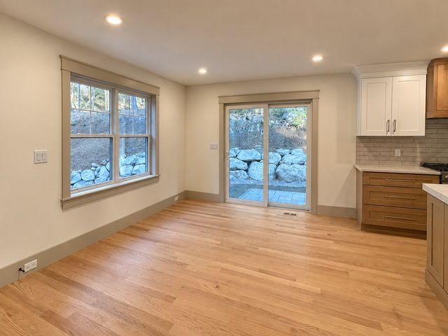 59 Burlington Road, Bedford, MA 01730