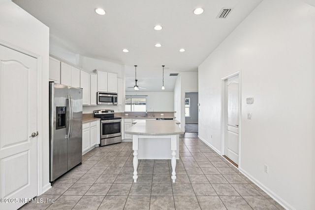 86021 TROPICANA Court, Yulee, FL 32097