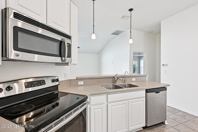 86021 TROPICANA Court, Yulee, FL 32097