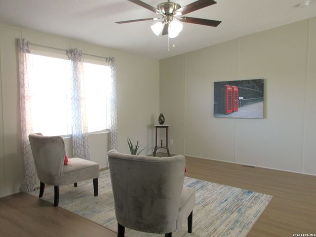 129 Spring Valley, Adkins, TX 78101