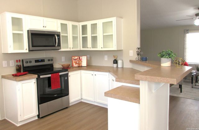 129 Spring Valley, Adkins, TX 78101