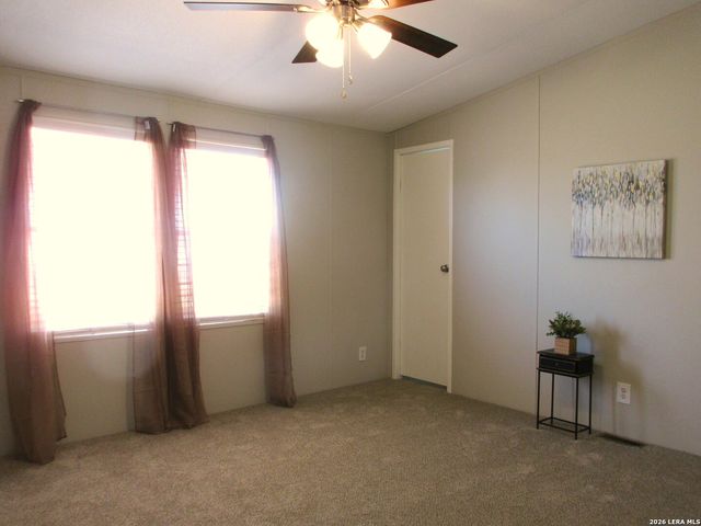 129 Spring Valley, Adkins, TX 78101