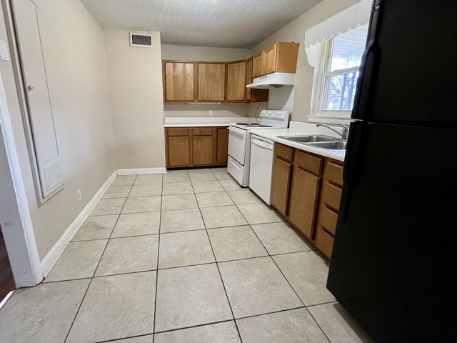 4537 N Wahli Dr, Knoxville, TN 37918