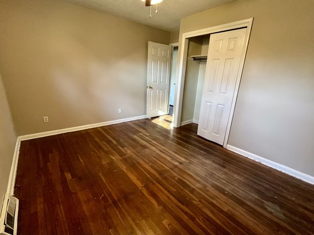 4537 N Wahli Dr, Knoxville, TN 37918