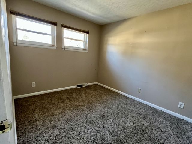 4537 N Wahli Dr, Knoxville, TN 37918