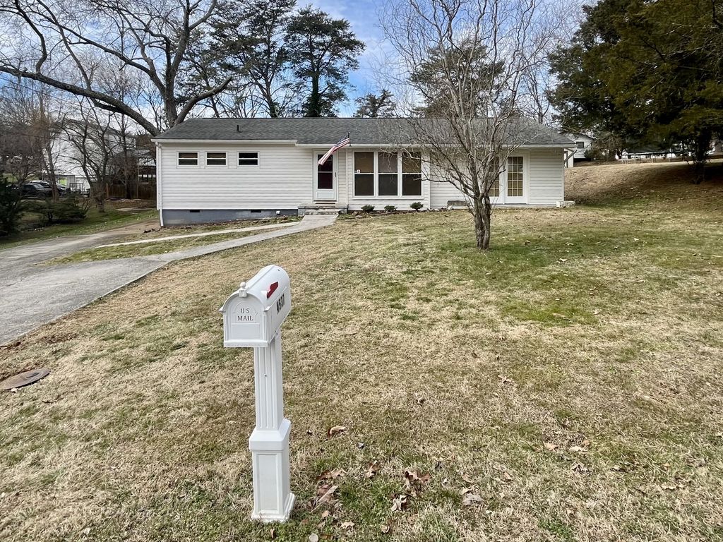 4537 N Wahli Dr, Knoxville, TN 37918