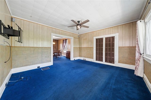 12 Foster Ave, Irwin, PA 15642