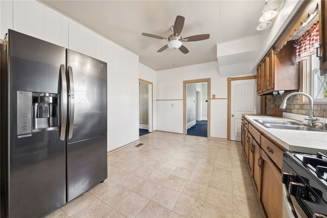12 Foster Ave, Irwin, PA 15642