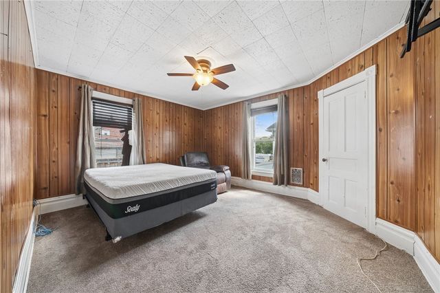 12 Foster Ave, Irwin, PA 15642