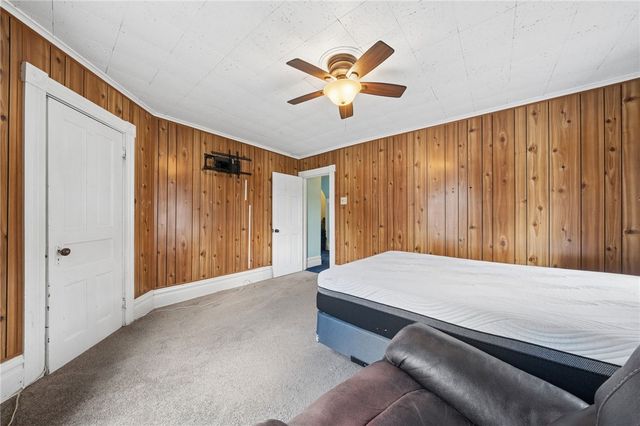 12 Foster Ave, Irwin, PA 15642