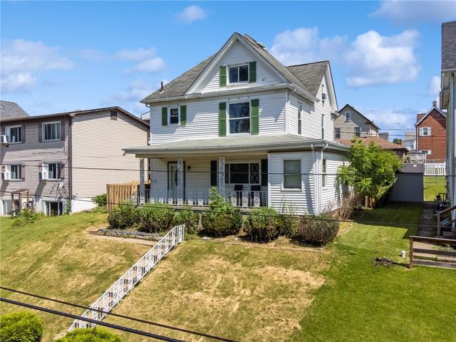 12 Foster Ave, Irwin, PA 15642