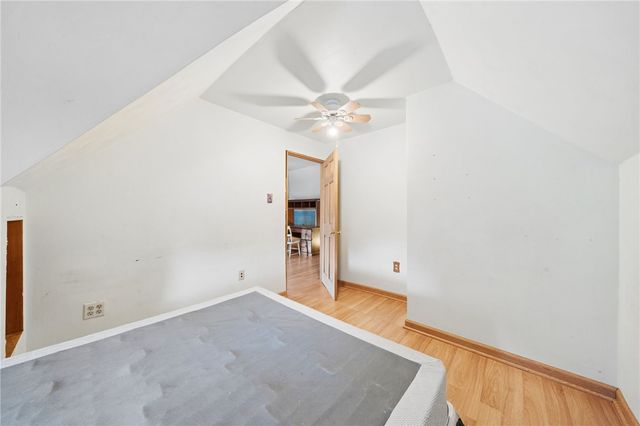 12 Foster Ave, Irwin, PA 15642