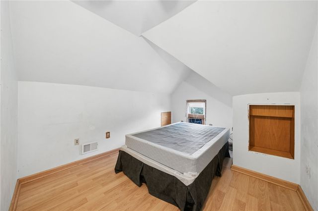 12 Foster Ave, Irwin, PA 15642