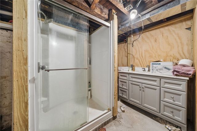12 Foster Ave, Irwin, PA 15642