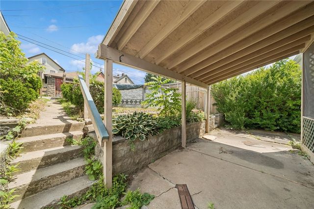 12 Foster Ave, Irwin, PA 15642