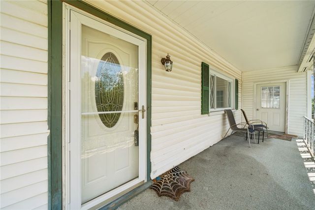 12 Foster Ave, Irwin, PA 15642