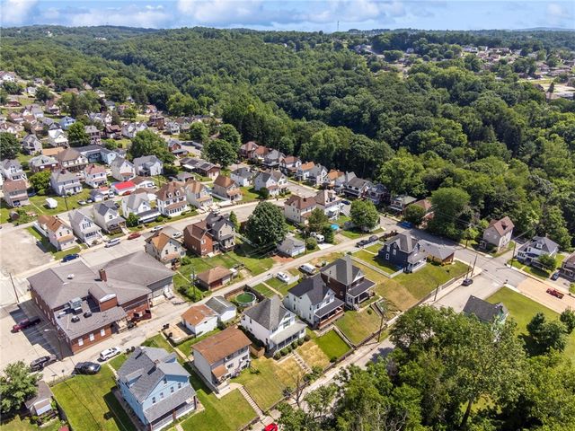 12 Foster Ave, Irwin, PA 15642