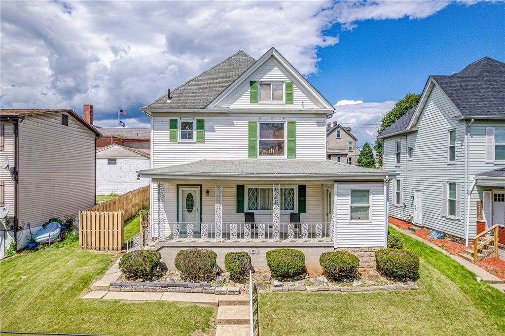 12 Foster Ave, Irwin, PA 15642