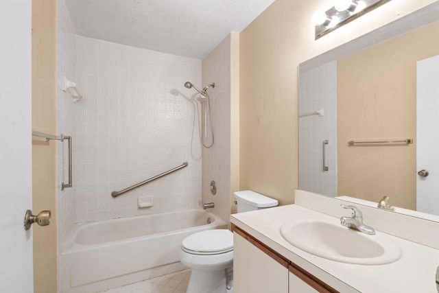 3237 Perimeter Drive 2512, Greenacres, FL 33467