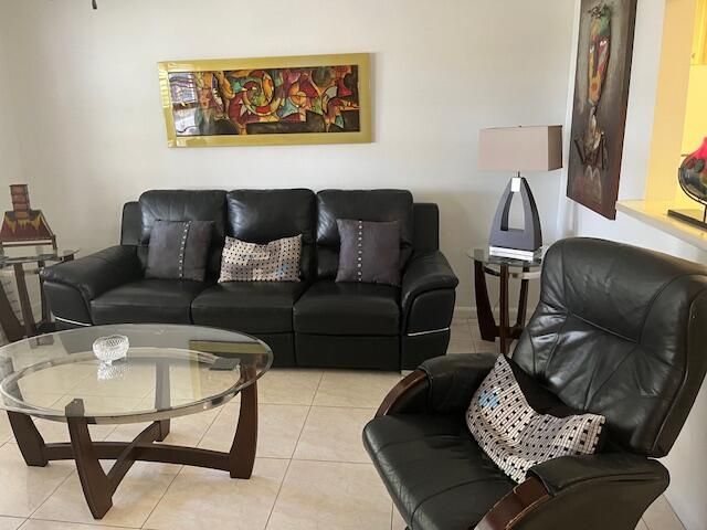 300 Windsor M, West Palm Beach, FL 33417