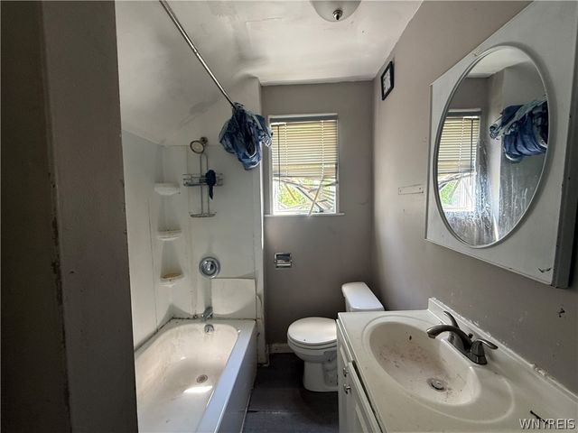 445 Shirley Avenue, Buffalo, NY 14215