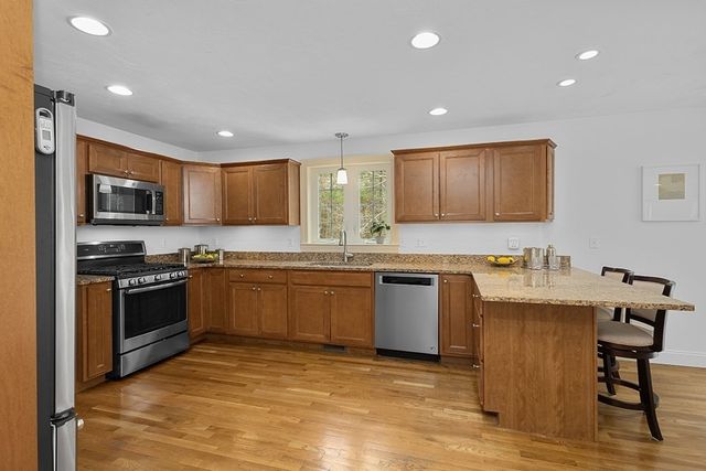 9 Willow Pl, Norfolk, MA 02056