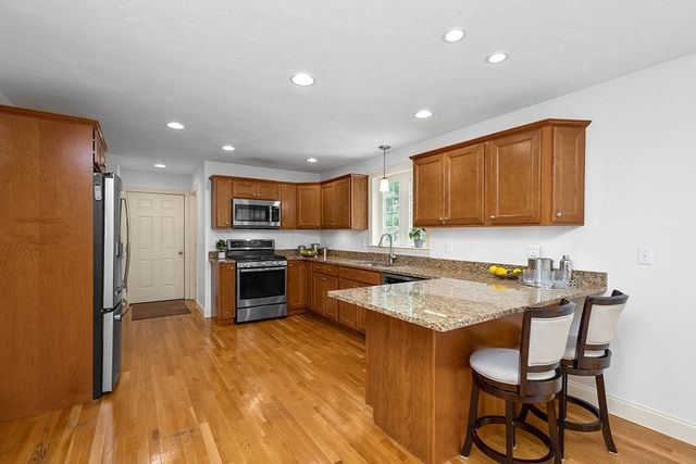 9 Willow Pl, Norfolk, MA 02056