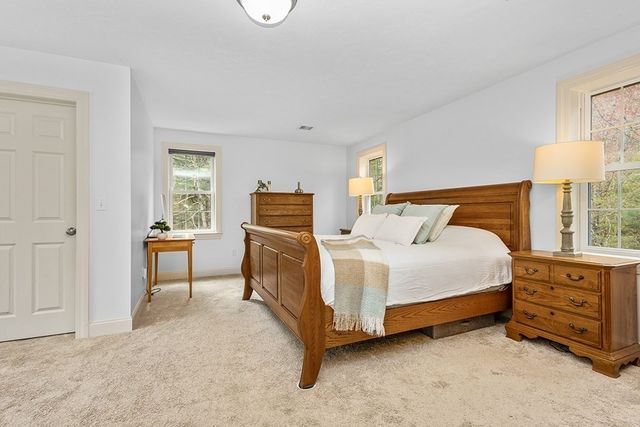 9 Willow Pl, Norfolk, MA 02056